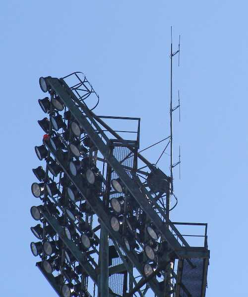 Kaunas. Perkūno al. 5a, Dariaus ir Girėno stadionas. „Extra FM” antena